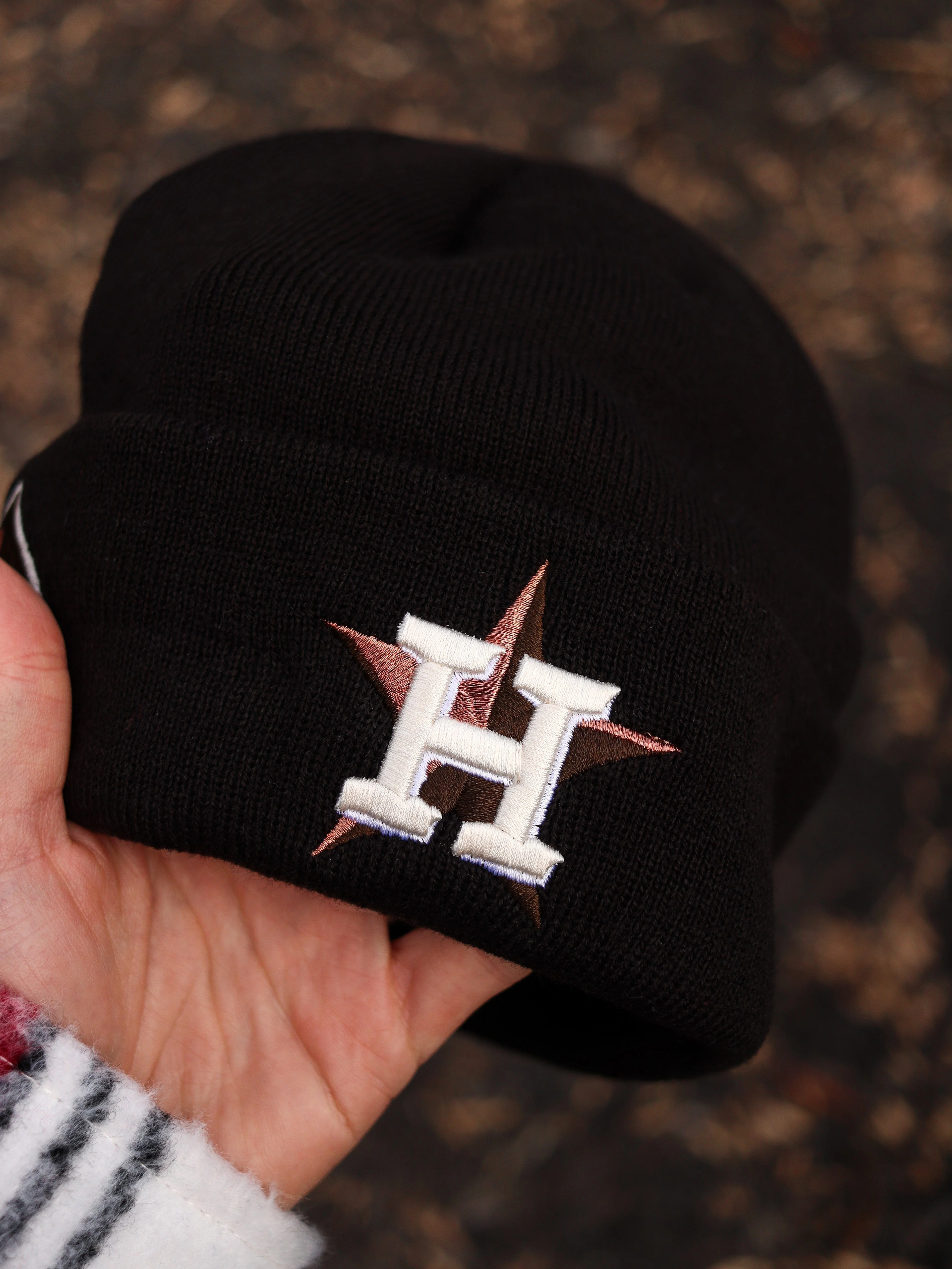 Astros (black beanie) (17 patch) - Image 3
