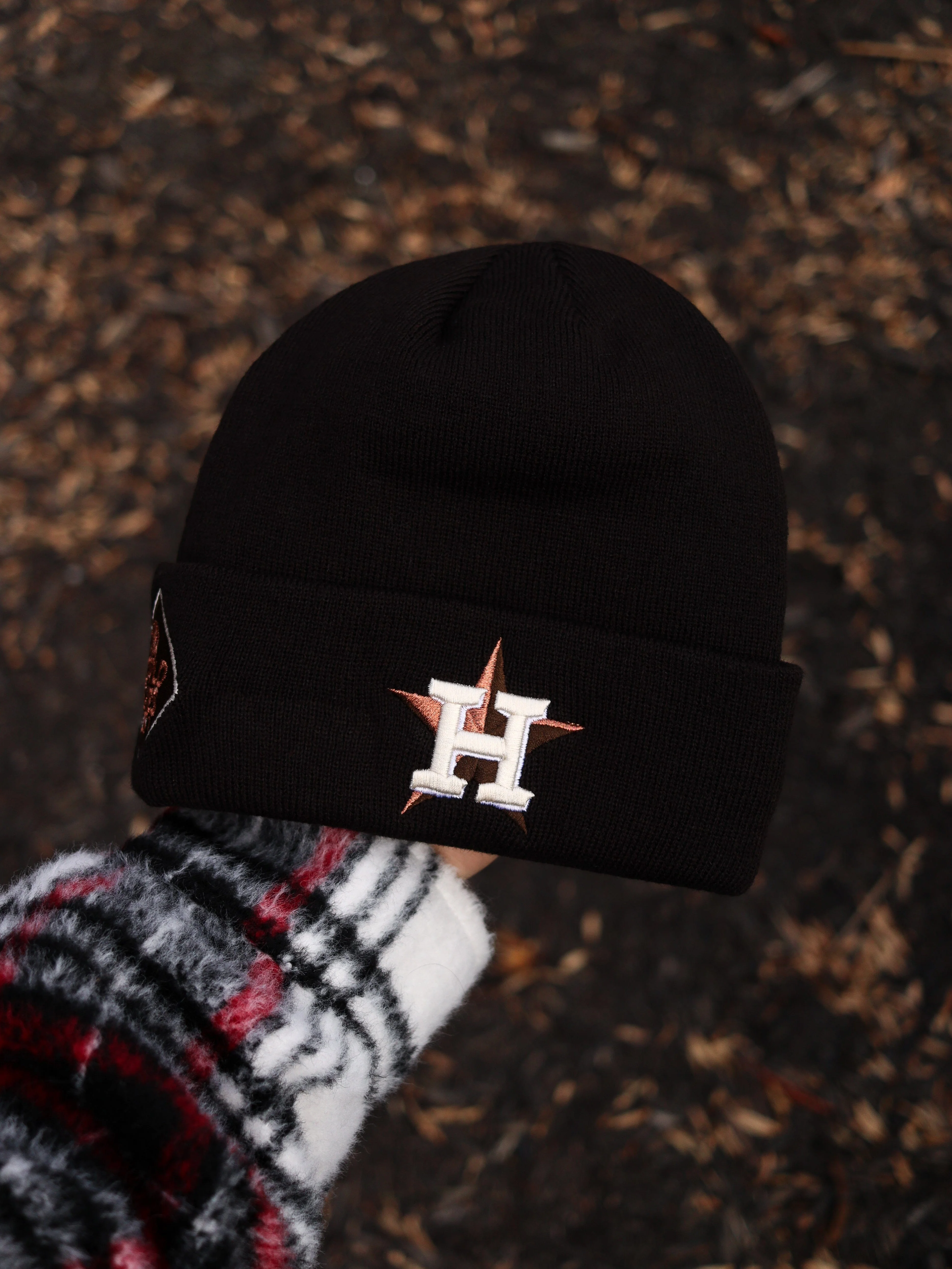 Astros (black beanie) (17 patch) - Image 5