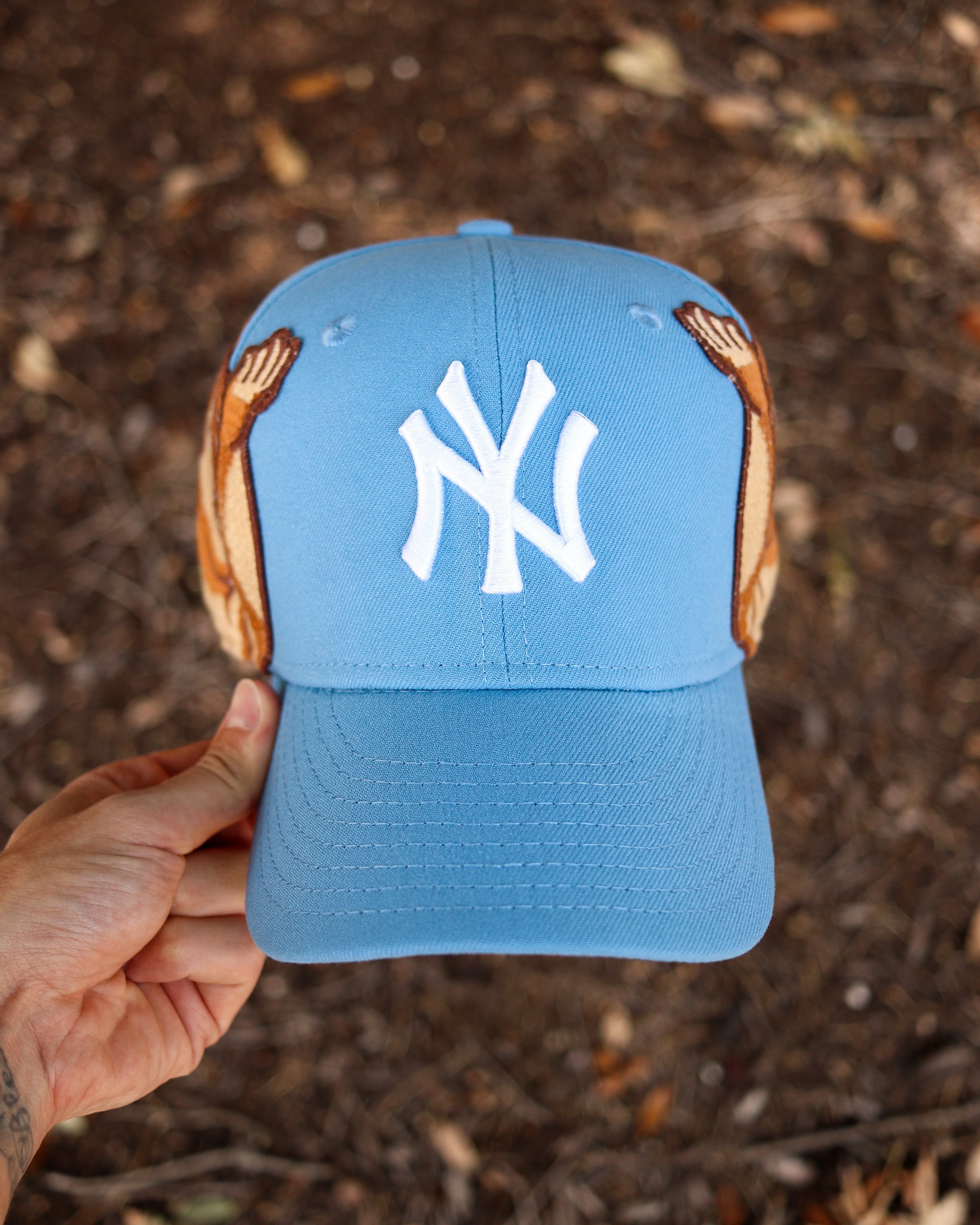 Baby blue Yankees Jon Stan - Image 2