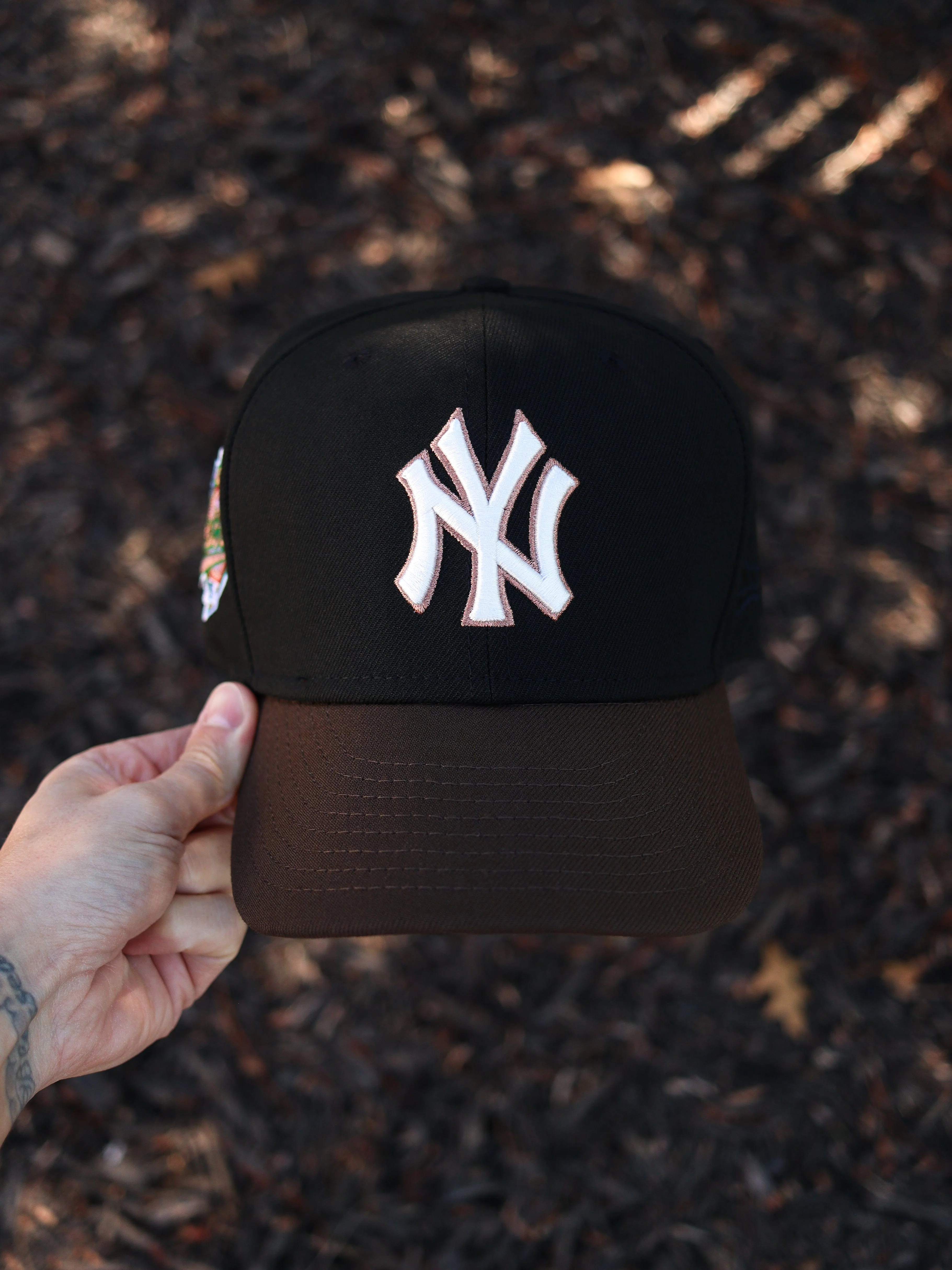 Black/brown Yankees - Image 2