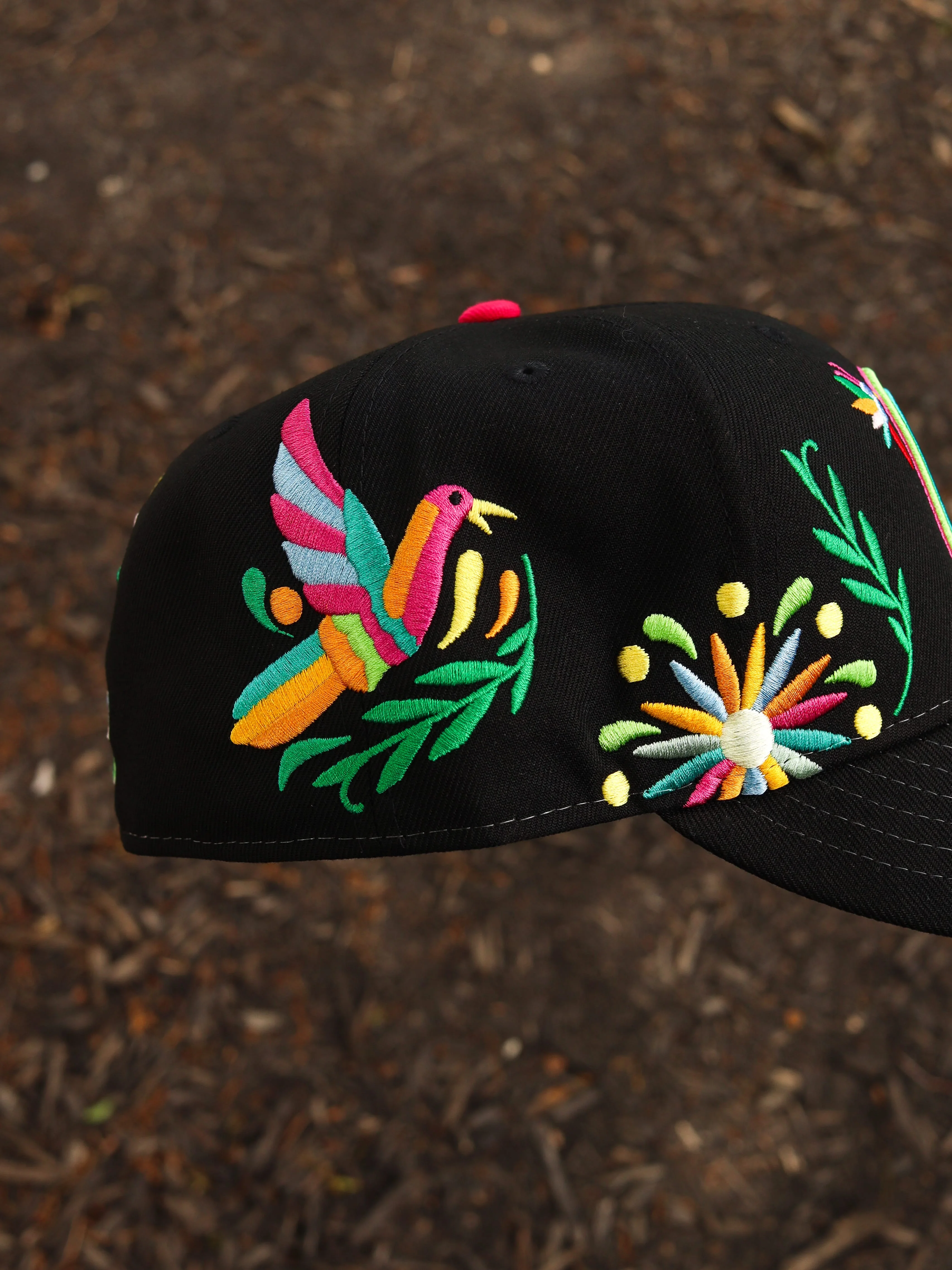 Black mexico flower design - Image 3