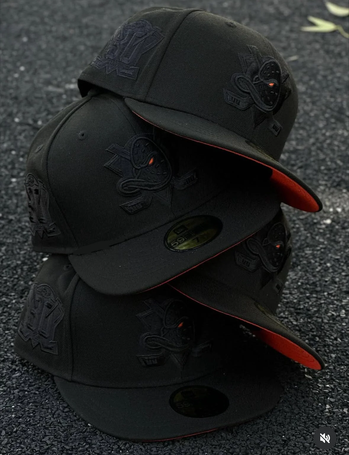 Black mighty ducks hat - Image 3