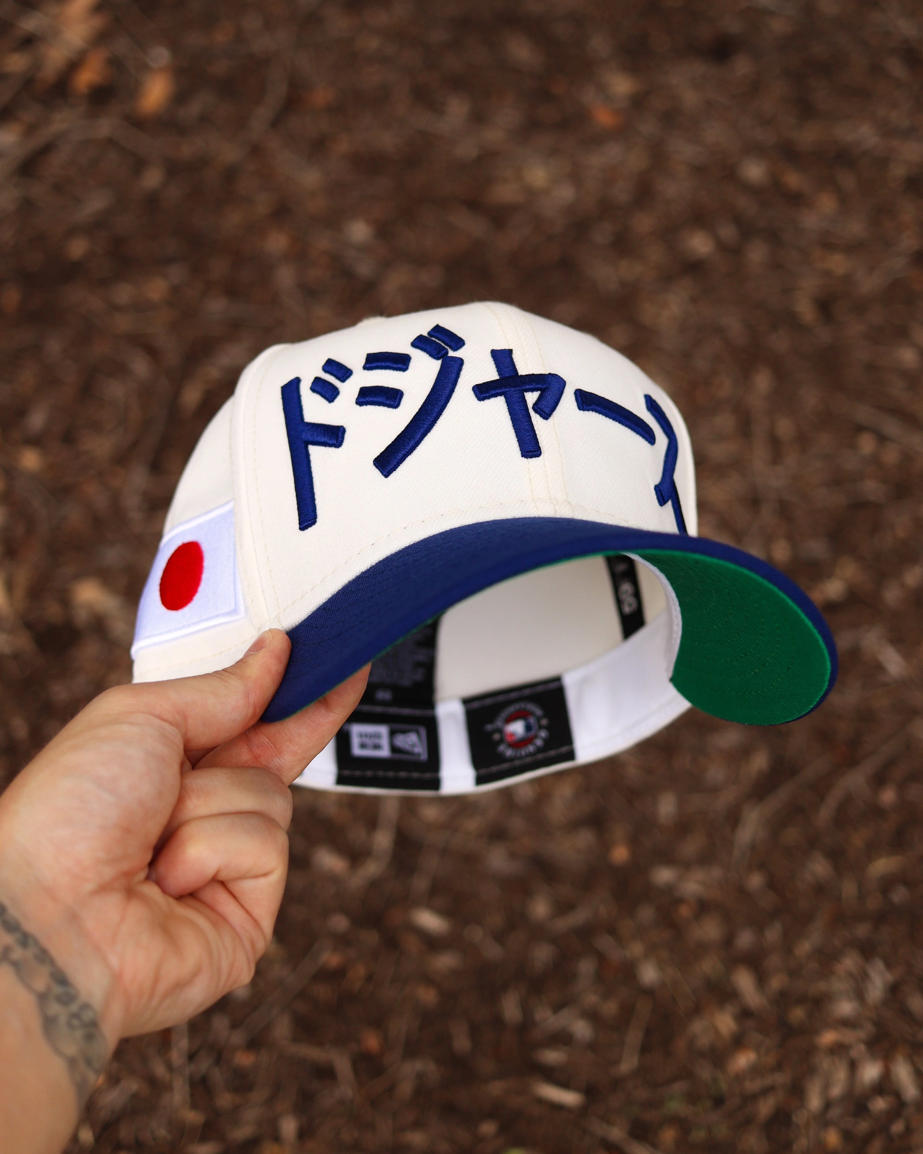 (Chrome/blue) kanji dodgers