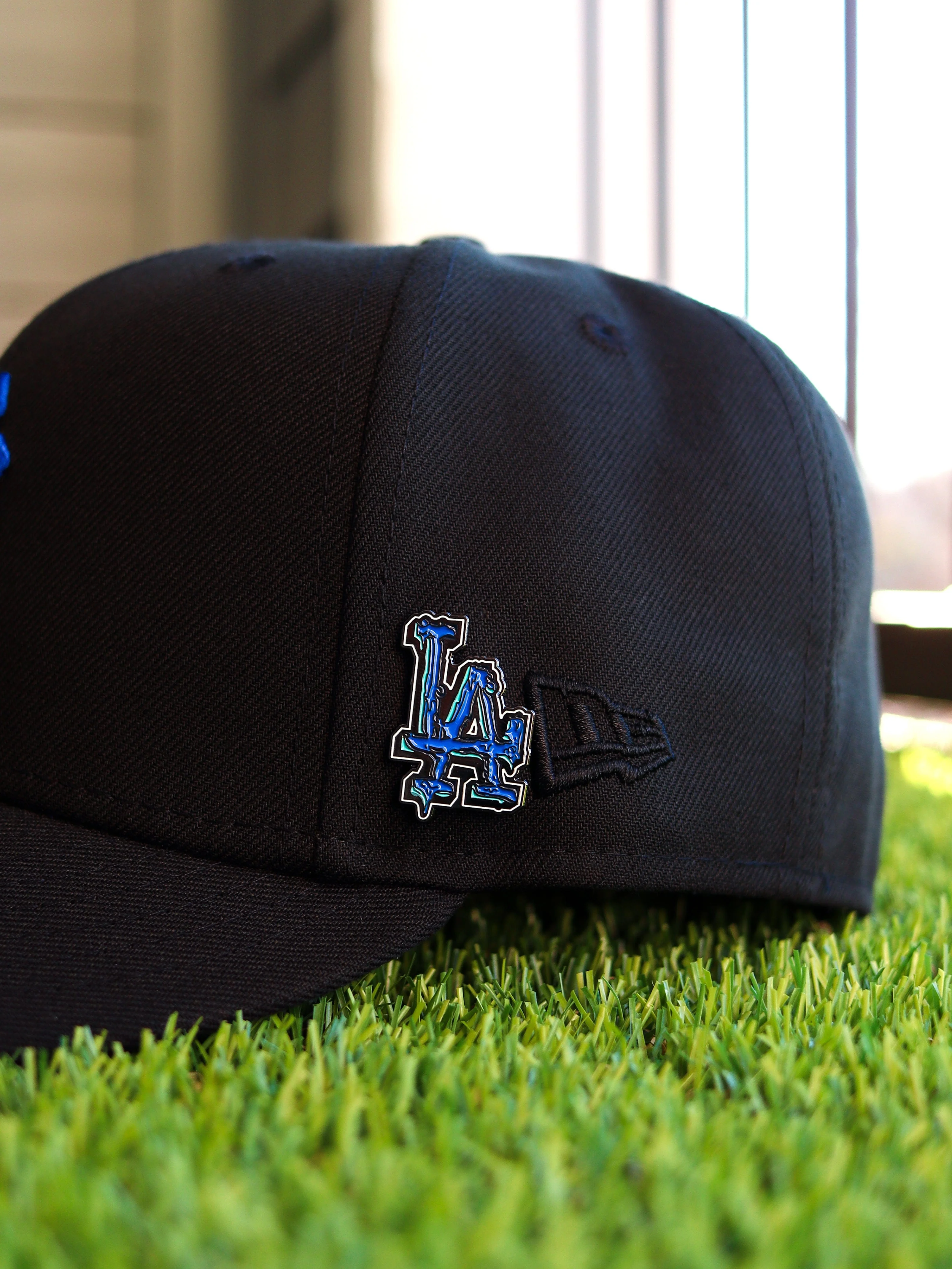 Blue drippy LA pin
