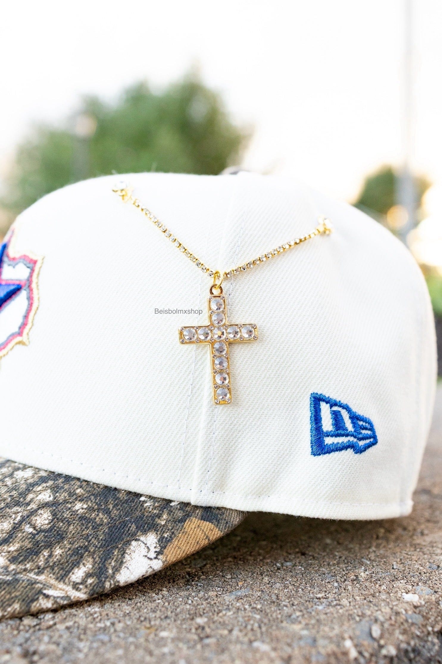 Gold Big rocks cross chain - Image 3