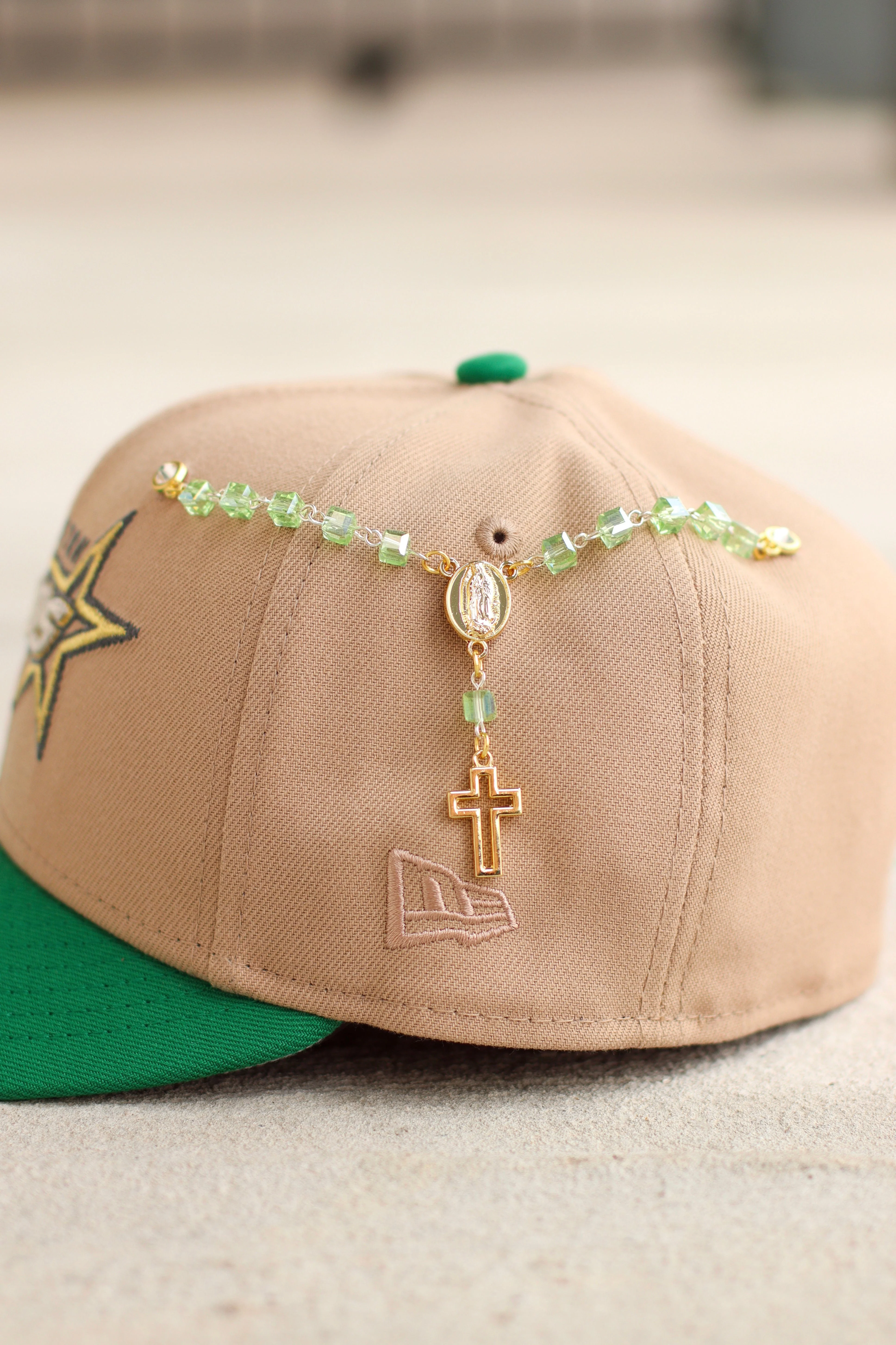 Green rosary pin - Image 2