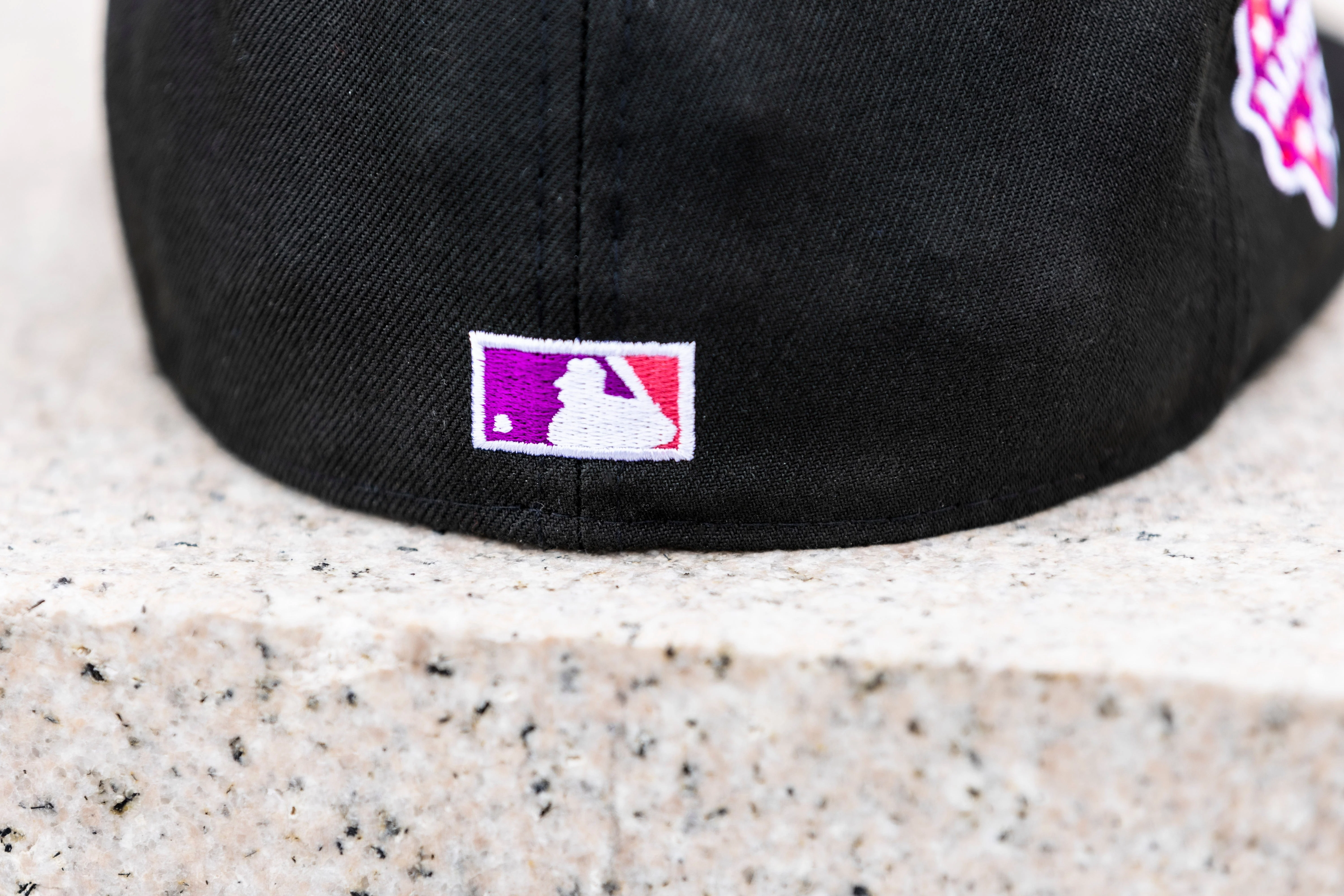 Moon rock Astros (pin not included) - Image 9