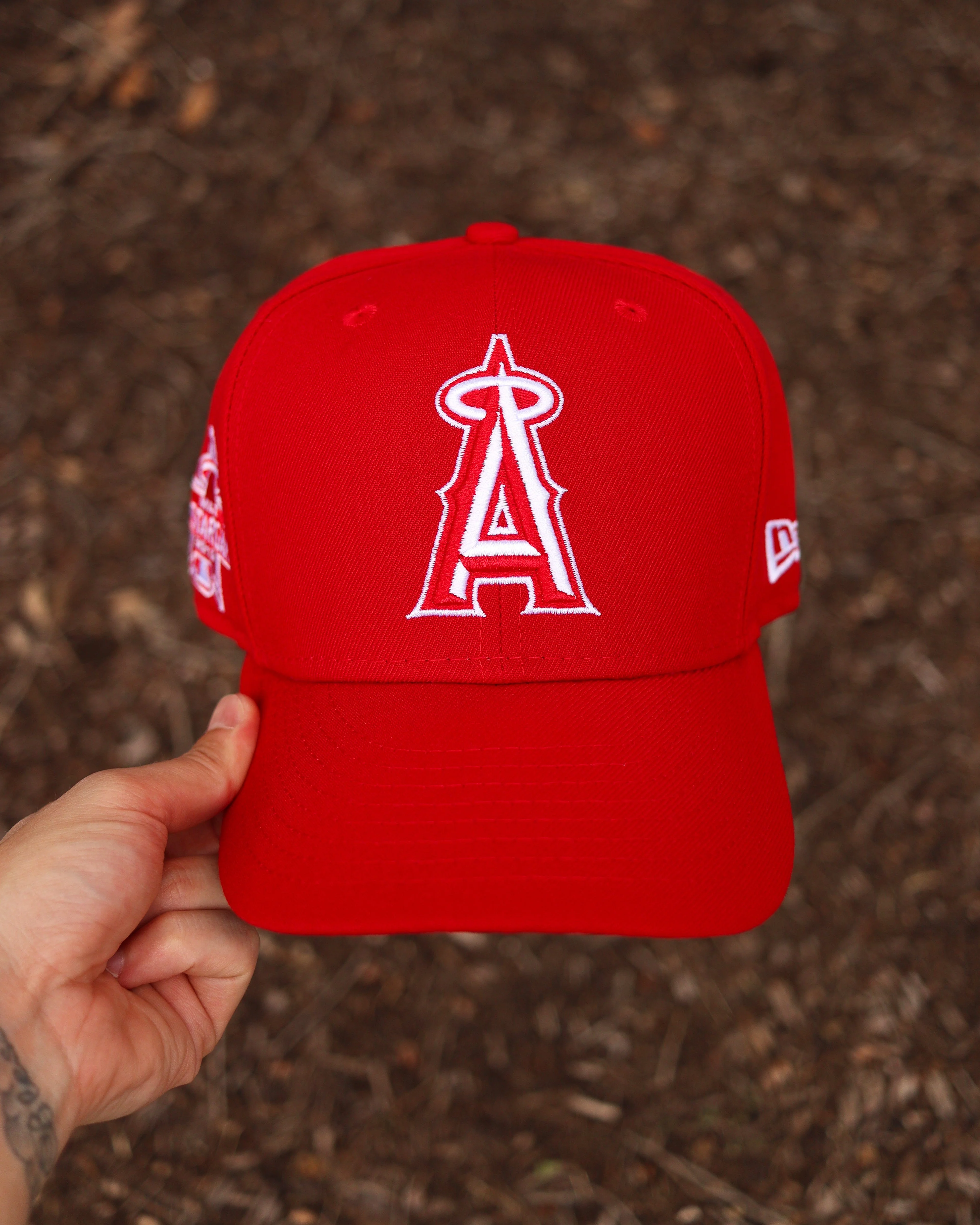 (RED) Blood Red Angels - Image 2