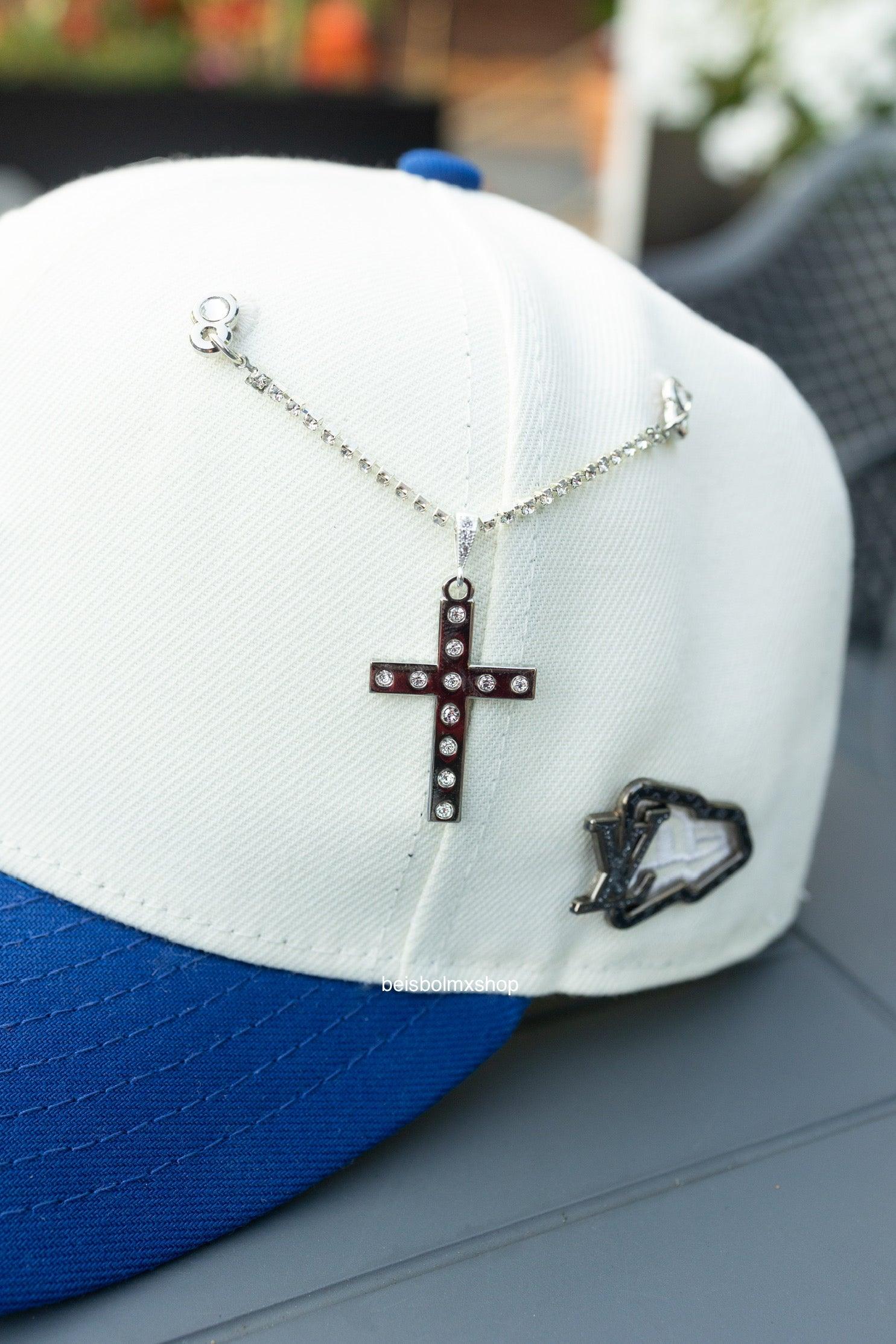 Silver cross/diamonds BMX-chain pin