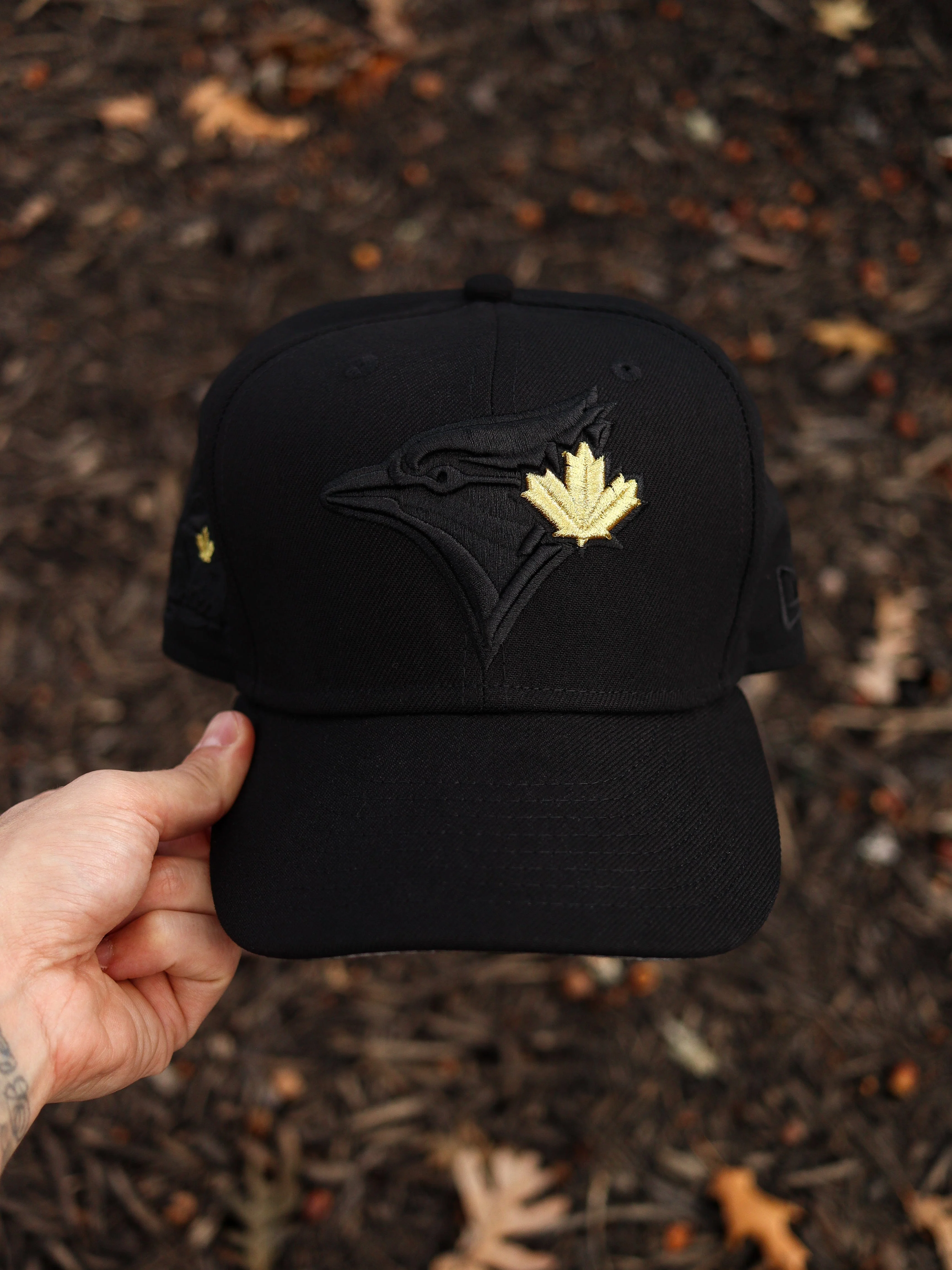 SnapBack (BLK/gold) blue Jays - Image 2