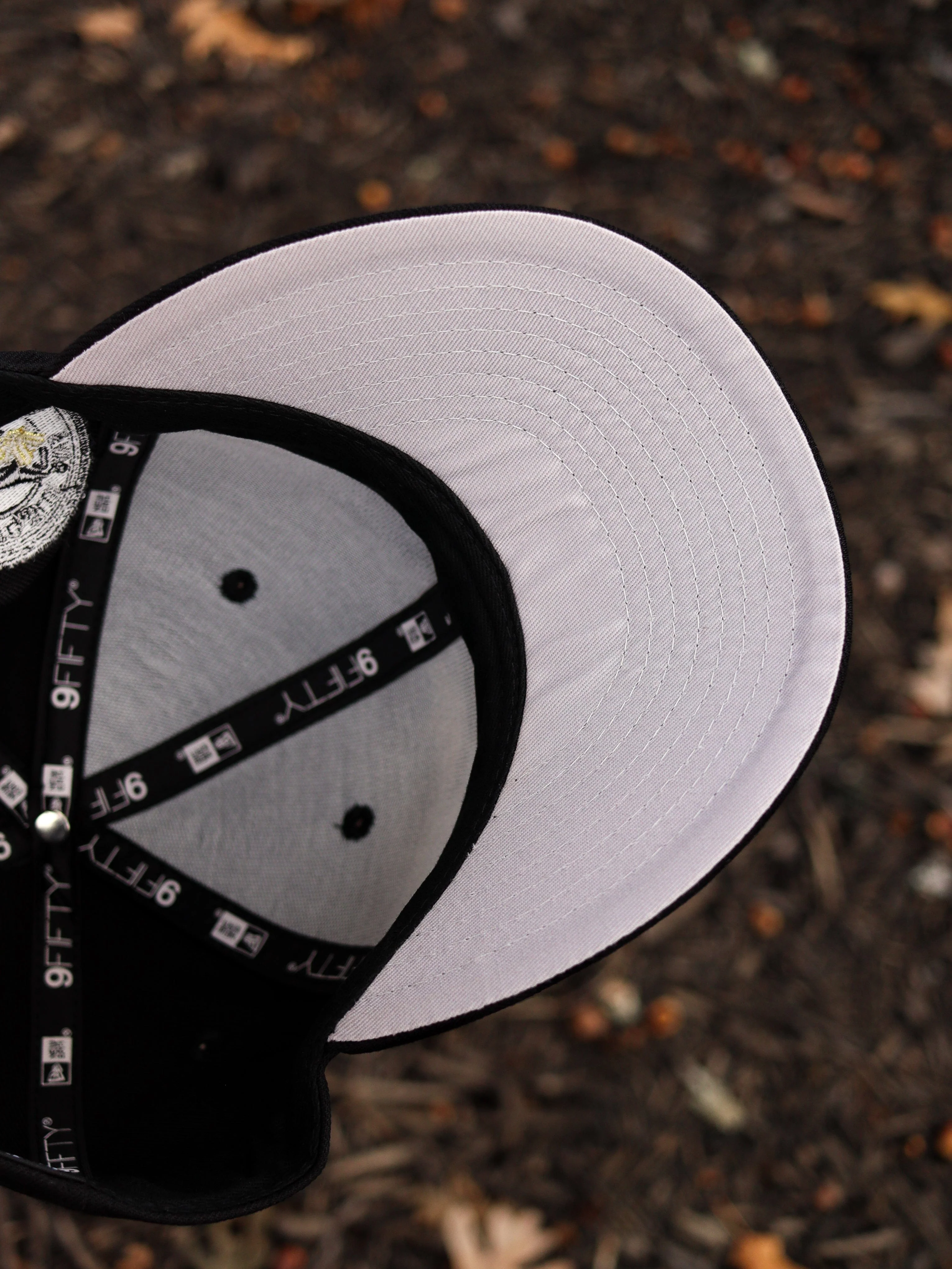 SnapBack (BLK/gold) blue Jays - Image 5