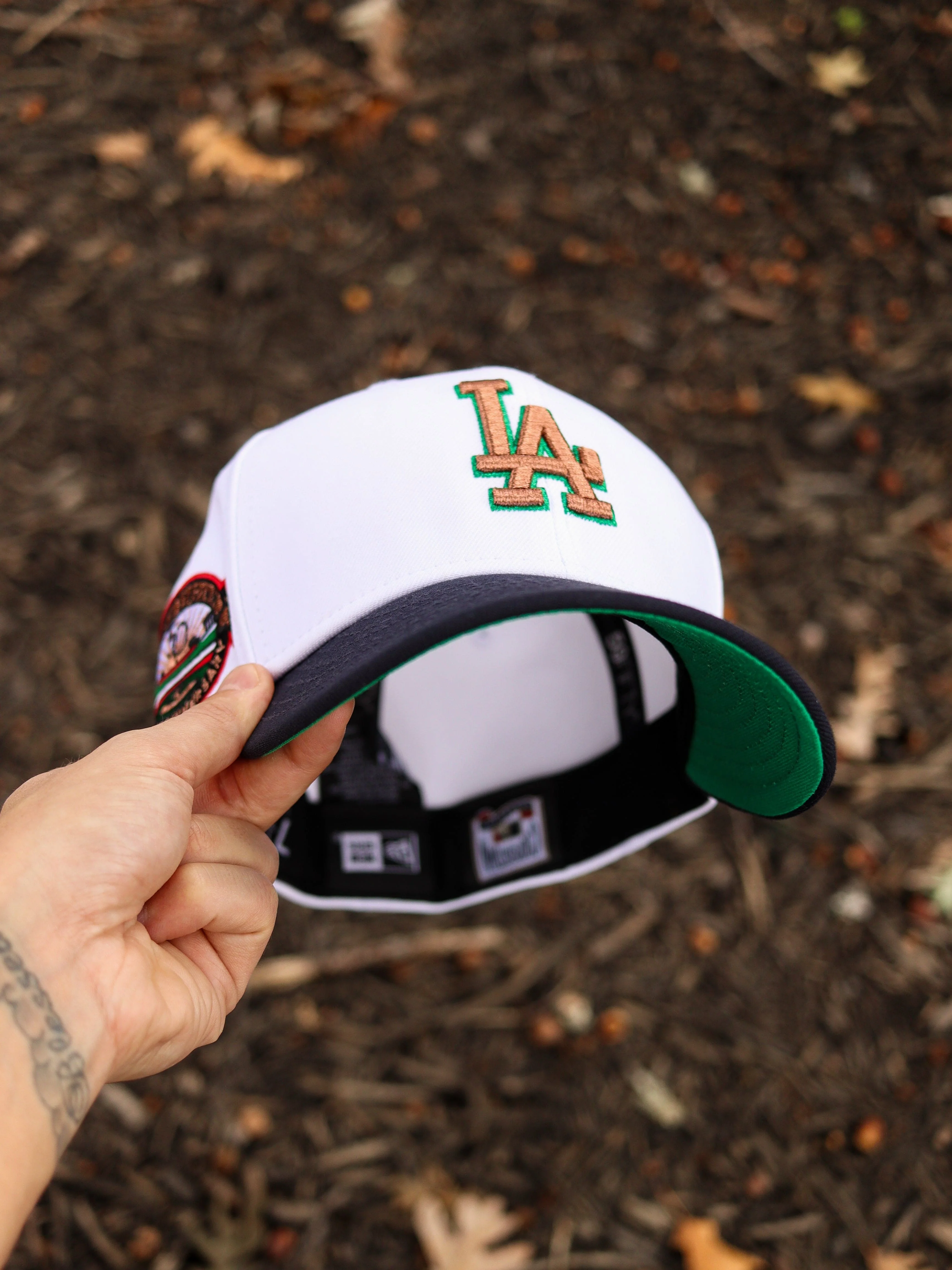 White/navy dodgers - Image 2